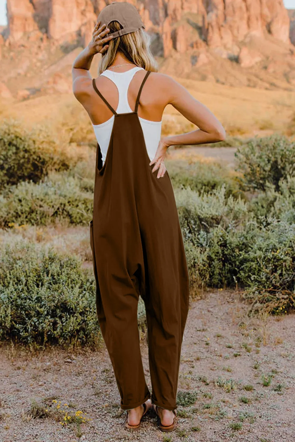 Adventure-Ready Black Jumpsuit – Travel in Comfort & Style