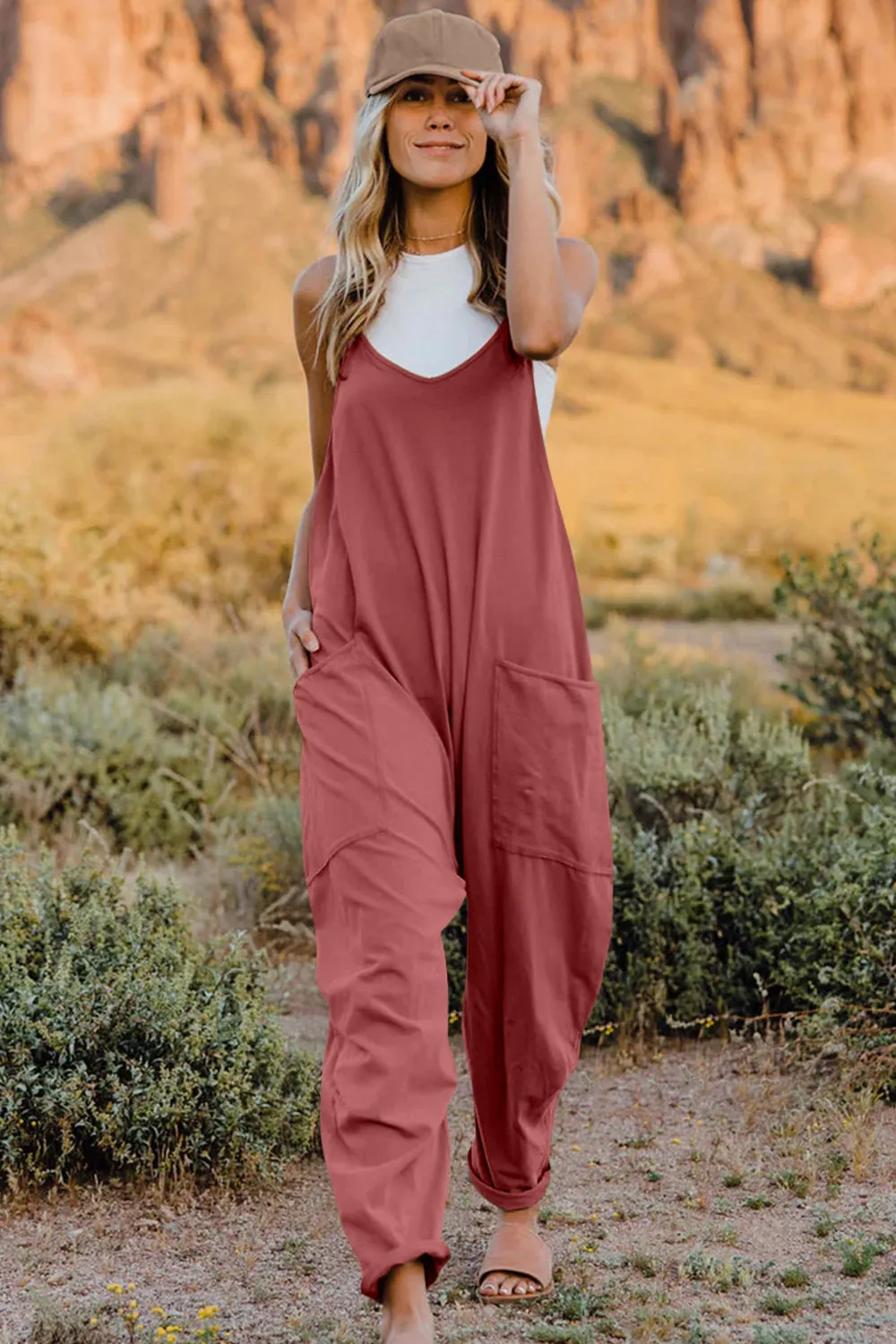 Adventure-Ready Black Jumpsuit – Travel in Comfort & Style