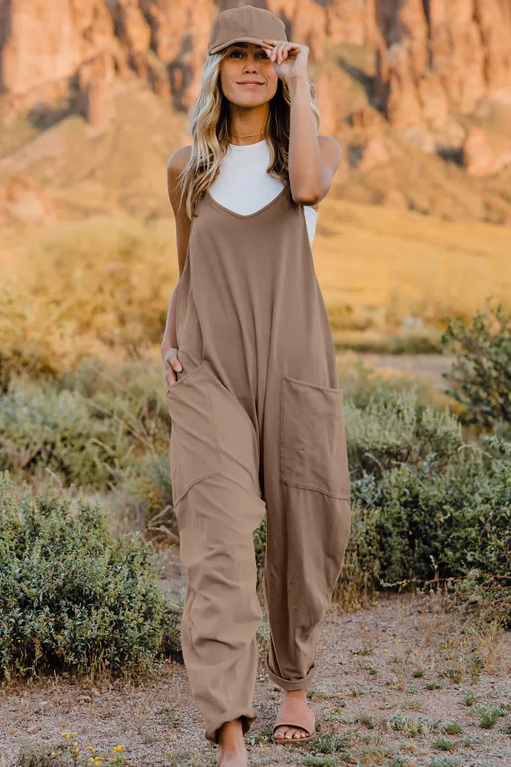 Adventure-Ready Black Jumpsuit – Travel in Comfort & Style