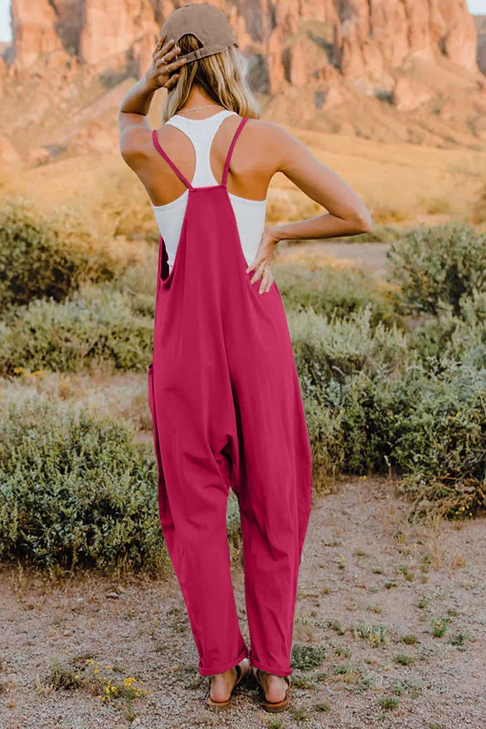 Adventure-Ready Black Jumpsuit – Travel in Comfort & Style