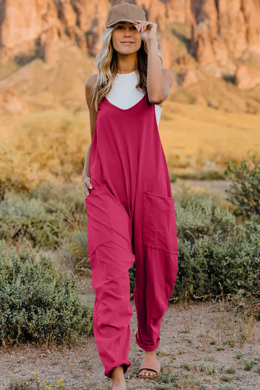 Adventure-Ready Black Jumpsuit – Travel in Comfort & Style