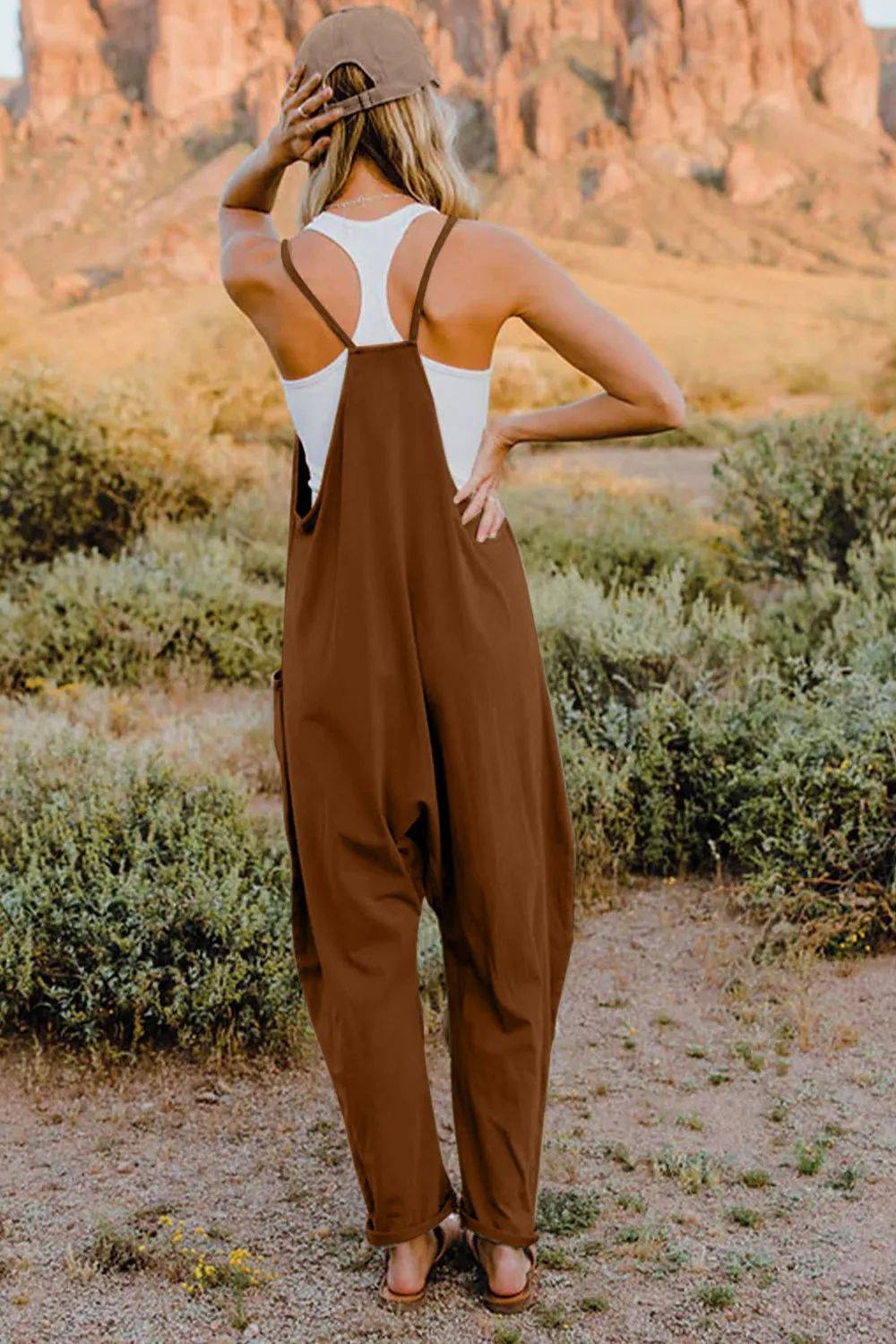 Adventure-Ready Black Jumpsuit – Travel in Comfort & Style