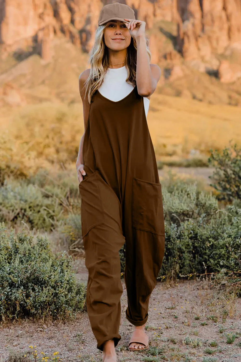 Adventure-Ready Black Jumpsuit – Travel in Comfort & Style